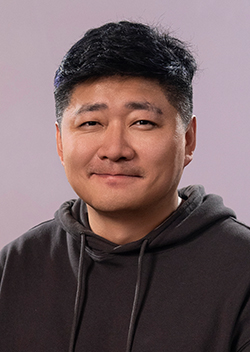 李威
